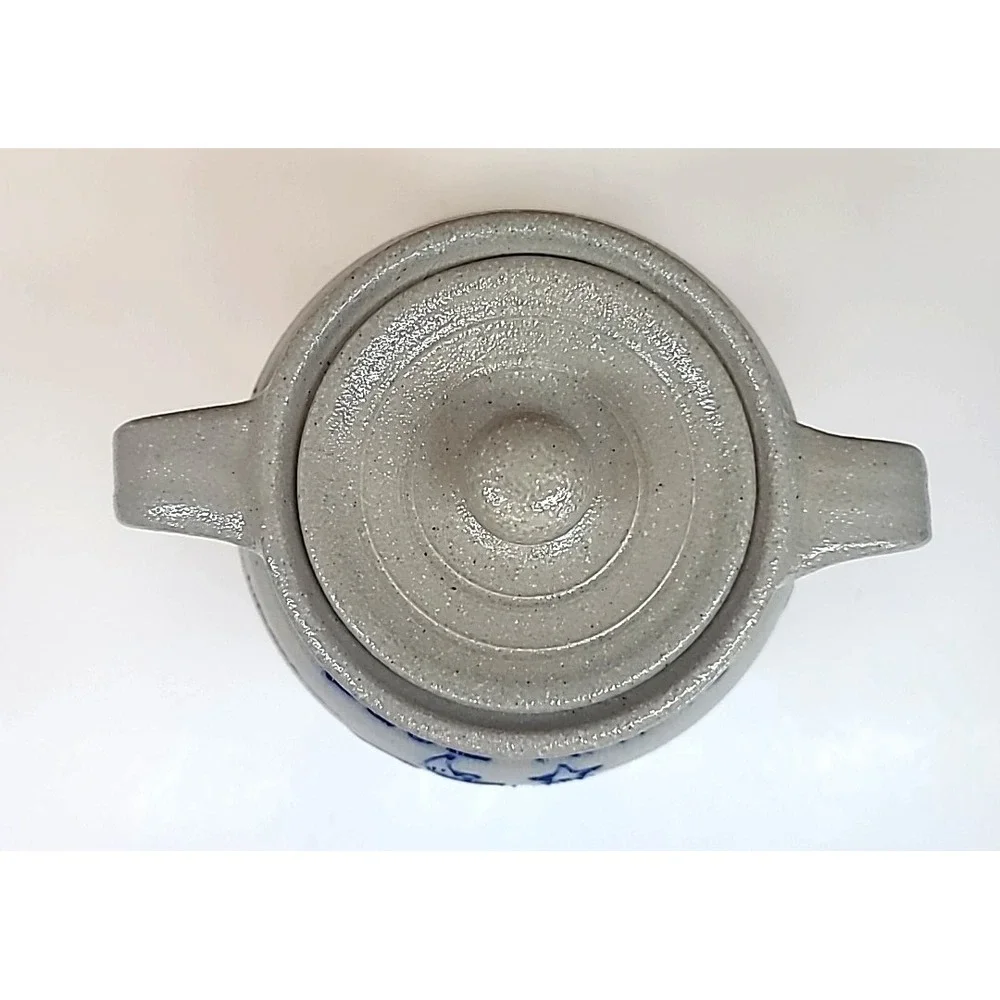 '02 Salmon Falls Pottery Darris McFarland Blue Rhino Christmas 2 Handle Bean Pot